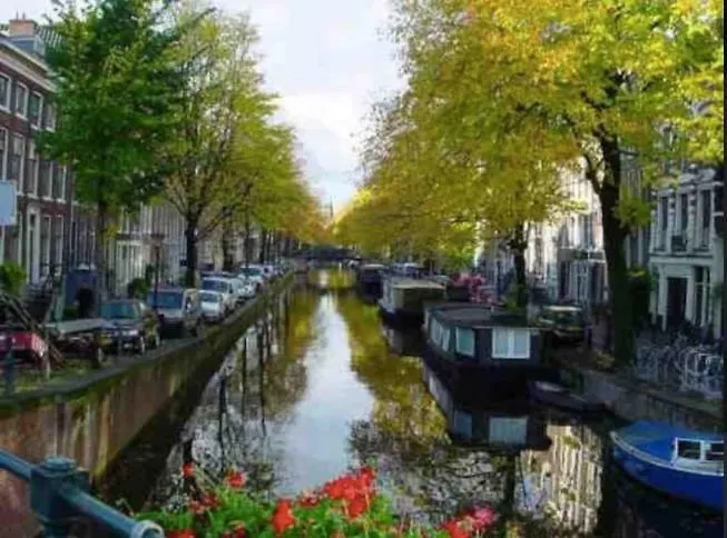 Отель Canal Boat City Center Амстердам